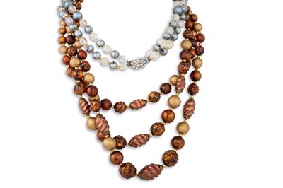 Lot 6 - AN INTERESTING COLLECTION OF COSTUME JEWELLERY,...