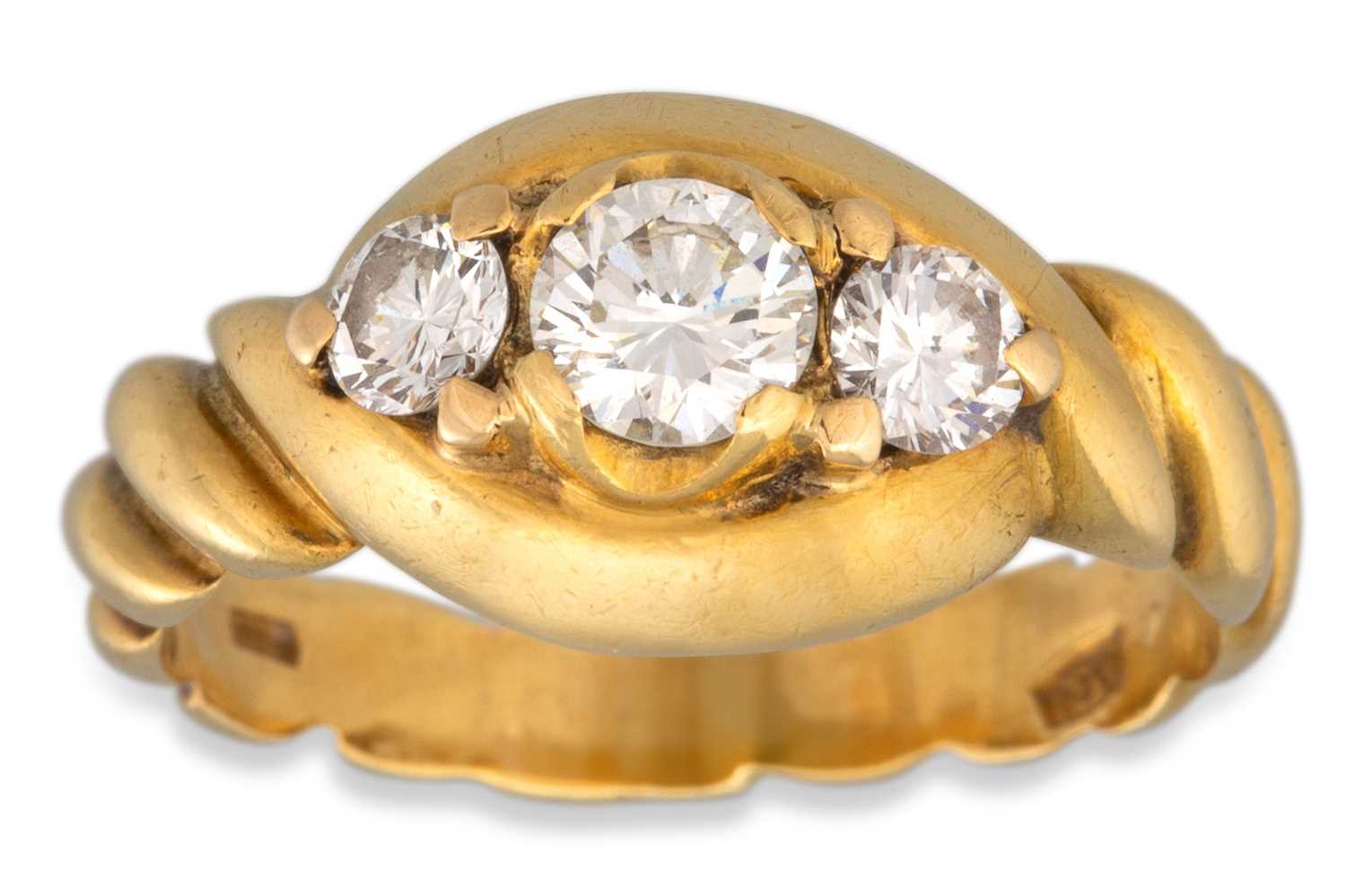 Lot 308 - A DIAMOND RING, the brilliant cut diamonds to...