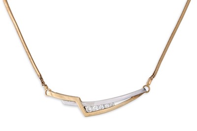 Lot 175 - A COLLECTION OF 9CT YELLOW GOLD ITEMS, to...