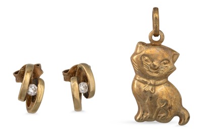 Lot 175 - A COLLECTION OF 9CT YELLOW GOLD ITEMS, to...