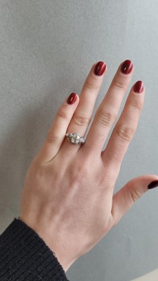 Lot 98 - AN OLD CUT DIAMOND CLUSTER RING, Retro style,...