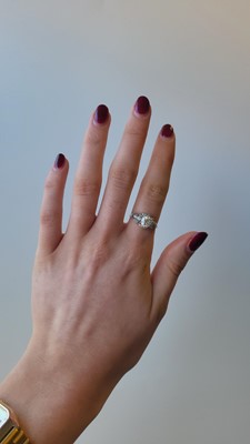 Lot 98 - AN OLD CUT DIAMOND CLUSTER RING, Retro style,...