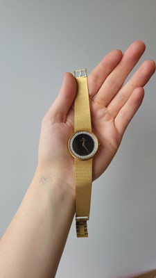 Lot 440 - A VINTAGE 18CT GOLD JAEGER LE COULTRE...