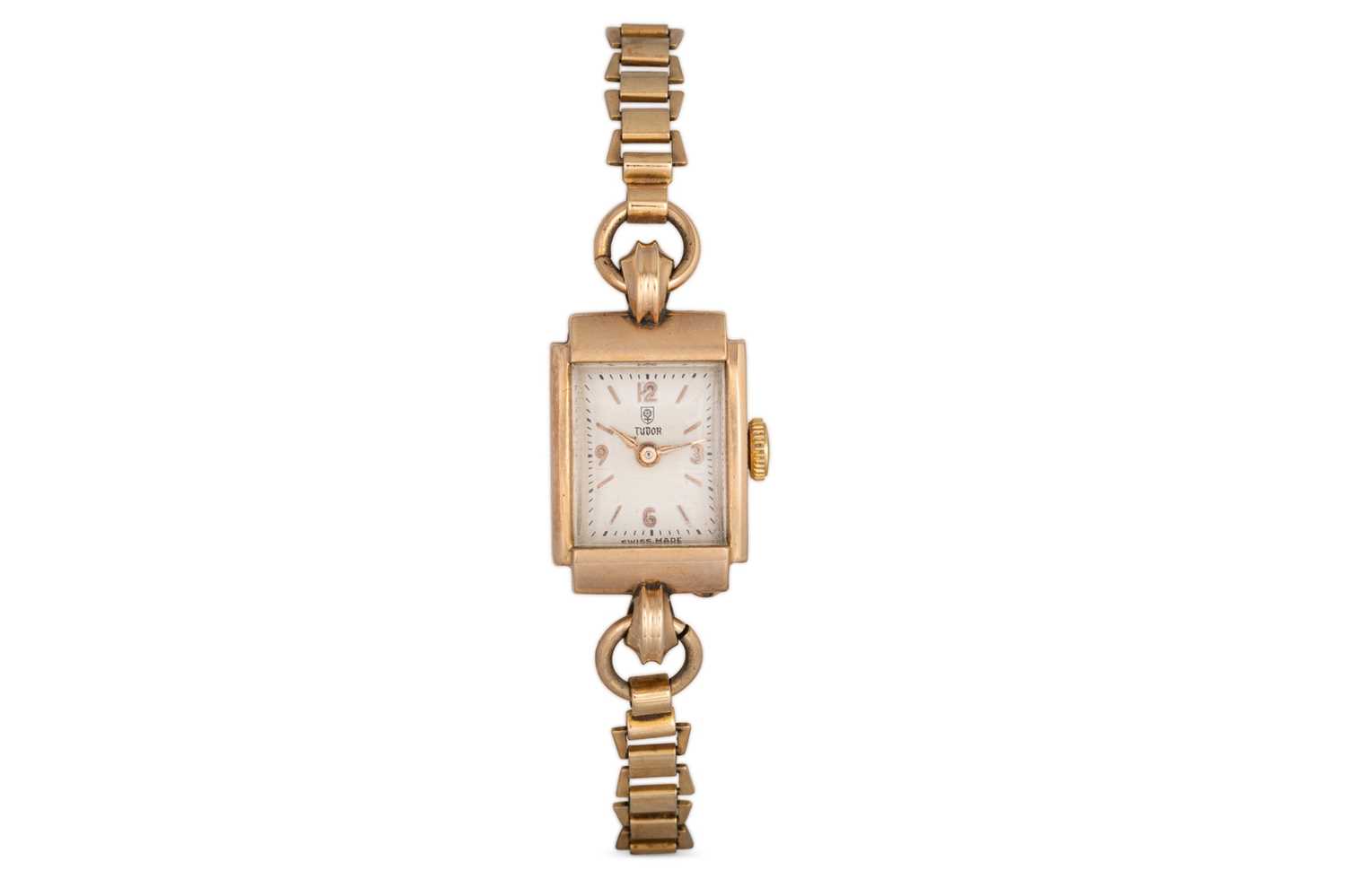 Lot 396 - AN ANTIQUE LADY'S 9CT GOLD TUDOR WRISTWATCH,...