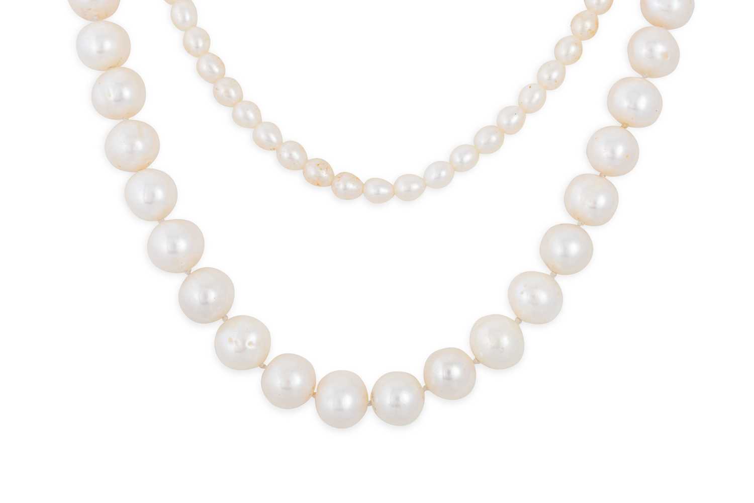 Lot 255 - A CULTURED PEARL NECKLACE, with 14ct yellow...