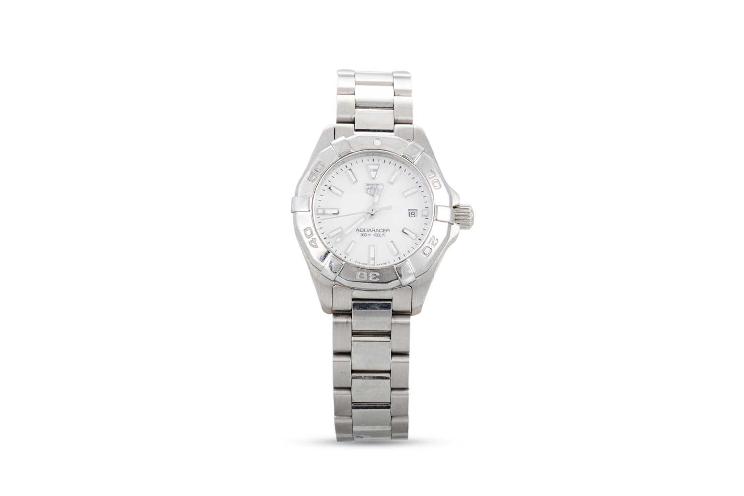 Lot 408 - A LADY'S STAINLESS STEEL TAG HEUER AQUARACER...