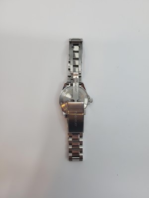 Lot 408 - A LADY'S STAINLESS STEEL TAG HEUER AQUARACER...