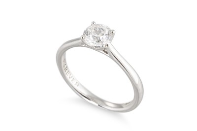 Lot 161 - A DIAMOND SOLITAIRE RING, the diamond mounted...
