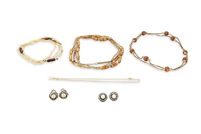 Lot 119 - A LARGE COLLECTION OF VINTAGE AND LATER...