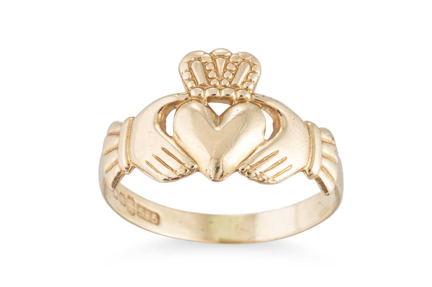 Lot 142 - A GENT'S 14CT YELLOW GOLD CLADDAGH RING,...