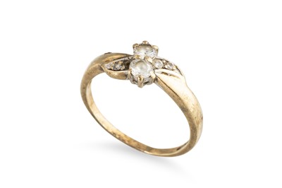 Lot 177 - AN 18CT GOLD STONE SET RING, 3.5 g., size P,...