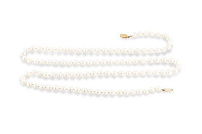 Lot 241 - A STRING OF CULTURED PEARLS, with a 9ct yellow...
