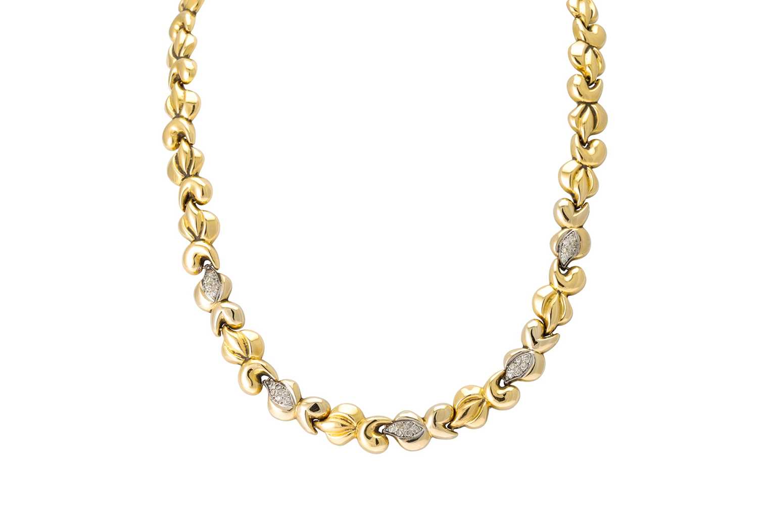 Lot 55 - AN 18CT TWO COLOURED GOLD COLLARETTE, 40.9 g