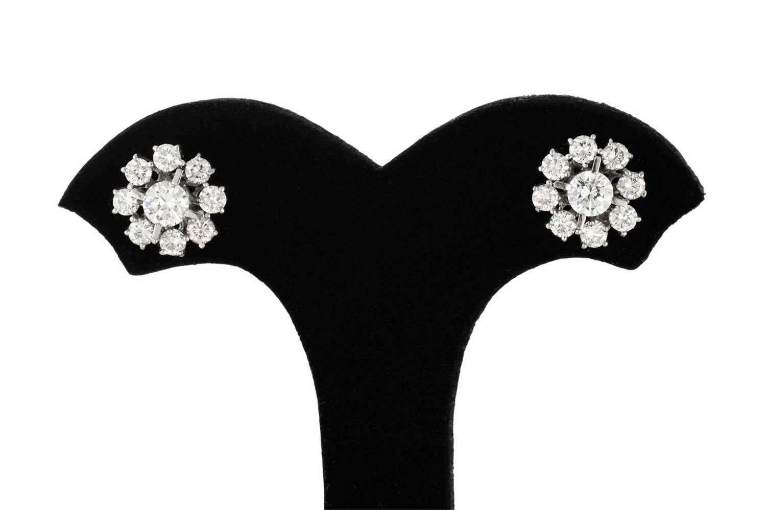 Lot 184 - A PAIR OF DIAMOND CLUSTER EARRINGS, the...
