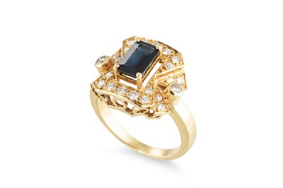 Lot 185 - A SAPPHIRE AND DIAMOND CLUSTER RING,...