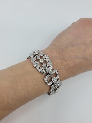 Lot 263 - AN ART DECO STYLE DIAMOND BRACELET, of...