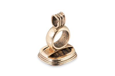 Lot 101 - AN ANTIQUE GOLD STONE SET SEAL, 5.5 g.