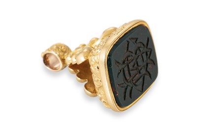 Lot 107 - AN ANTIQUE STONE SET SEAL, set with bloodstone...