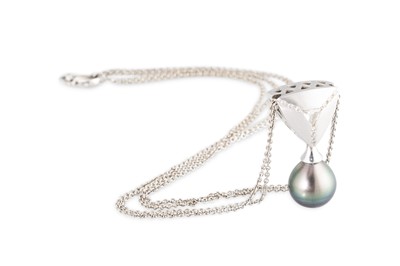 Lot 87 - AN 18CT WHITE GOLD DIAMOND SET CULTURED PEARL...