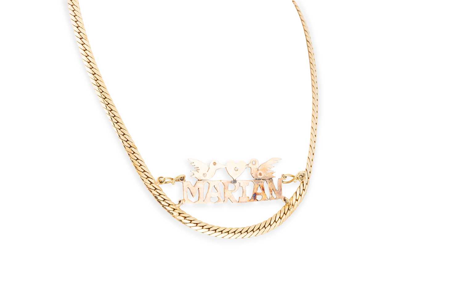Lot 36 - AN 18CT YELLOW NECKLACE, with identity logo in...