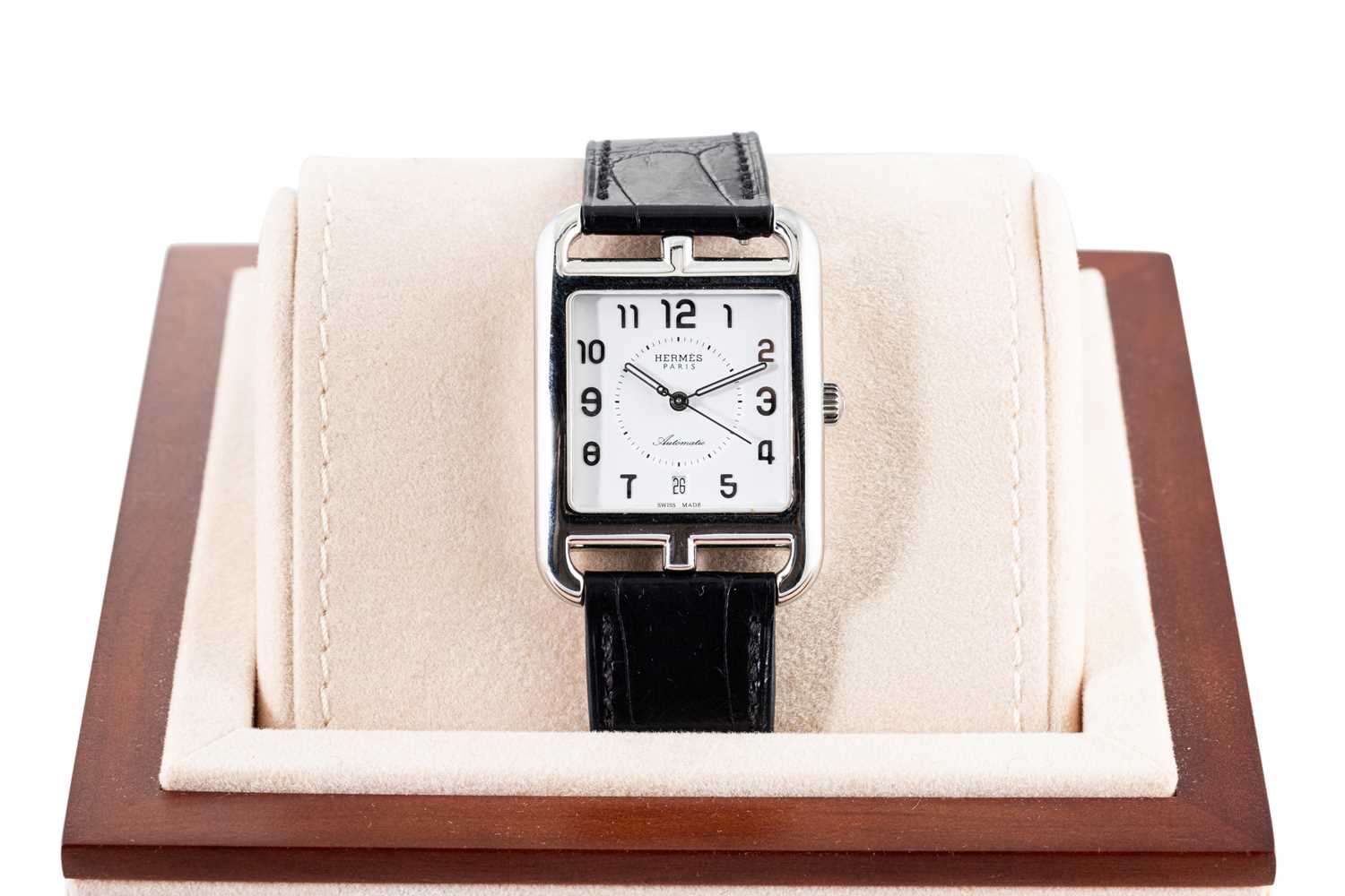 Lot 234 - A LADY'S STAINLESS STEEL HERMÈS 'CAPE COD-AUTO...