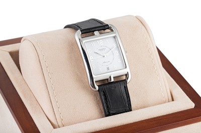 Lot 234 - A LADY'S STAINLESS STEEL HERMÈS 'CAPE COD-AUTO...
