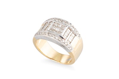 Lot 31 - A DIAMOND RING, mounted in 18ct gold....