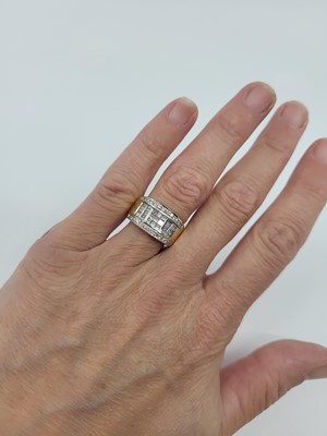 Lot 31 - A DIAMOND RING, mounted in 18ct gold....