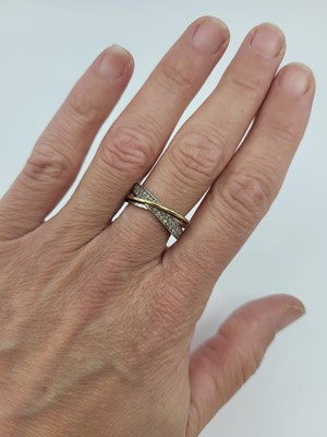 Lot 32 - A DIAMOND SET RING, mounted in 9ct yellow gold,...
