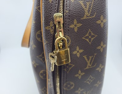 Lot 244 - A LOUIS VUITTON MONOGRAM 'EXCURSION' HANDBAG,...