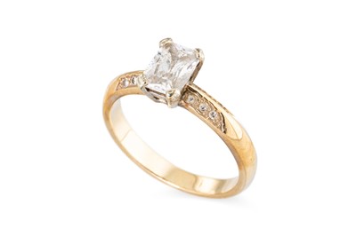 Lot 92 - A COLLECTION OF SIX STONE SET RINGS, five...