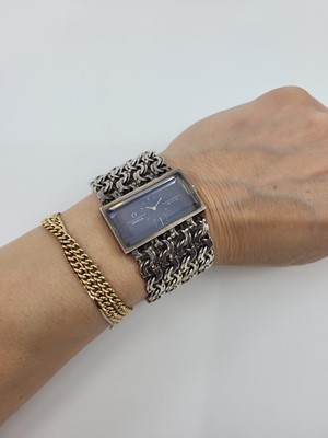 Lot 228 - A VINTAGE 1970S OMEGA DE VILLE 'JEUX D'ARGENT'...