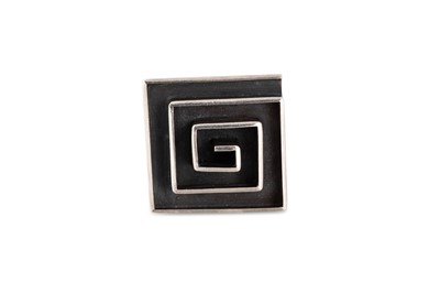 Lot 82 - A GROUP OF VINTAGE DESIGNER ITEMS, to include...