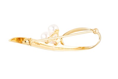 Lot 8 - A MIKIMOTO CULTURED PEARL BROOCH, of abstract...