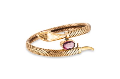 Lot 30 - AN EARLY 20TH CENTURY SNAKE BRACELET, flexible...