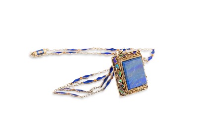 Lot 32 - A CONTINENTAL ART DECO LAPIZ LAZULI AND ENAMEL...