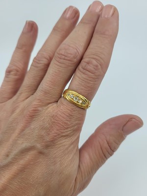 Lot 74 - AN ANTIQUE DIAMOND SET RING, mounted in 22ct...