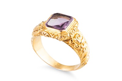 Lot 75 - AN ANTIQUE AMETHYST RING, with a table cut...