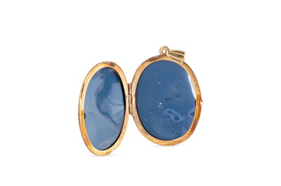 Lot 4 - A COLLECTION OF 9CT YELLOW GOLD JEWELLERY...