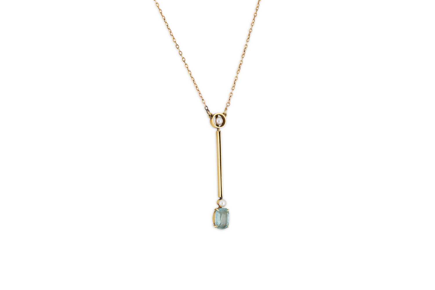 Lot 13 - AN ANTIQUE GOLD AQUAMARINE AND SEED PEARL...
