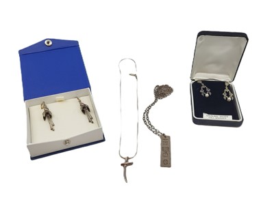 Lot 14 - A LARGE MISCELLANEOUS COLLECTION OF SILVER...