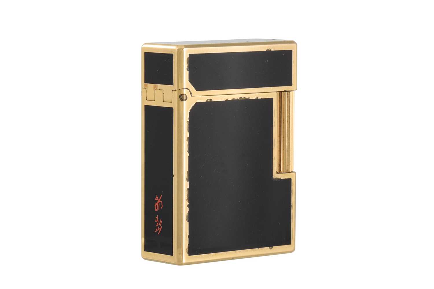 Lot 65 - A DUPONT ENAMEL LIGHTER, marked Dupont, Paris,...