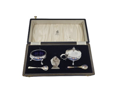 Lot 532 - A LARGE COLLECTION OF ANTIQUE & LATER BOXED...