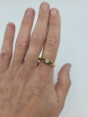 Lot 76 - A VINTAGE OLD CUT DIAMOND RING, mounted in...