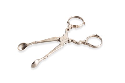 Lot 526 - A PAIR OF GEORGIAN ENGLISH SILVER SUGAR TONGS,...