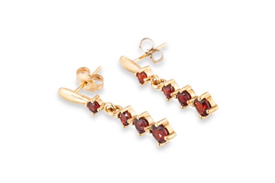 Lot 18 - A PAIR OF GARNET DROP EARRINGS, the round cut...