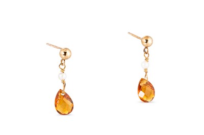 Lot 57 - A PAIR OF CITRINE AND CULTURED PEARL DROP...