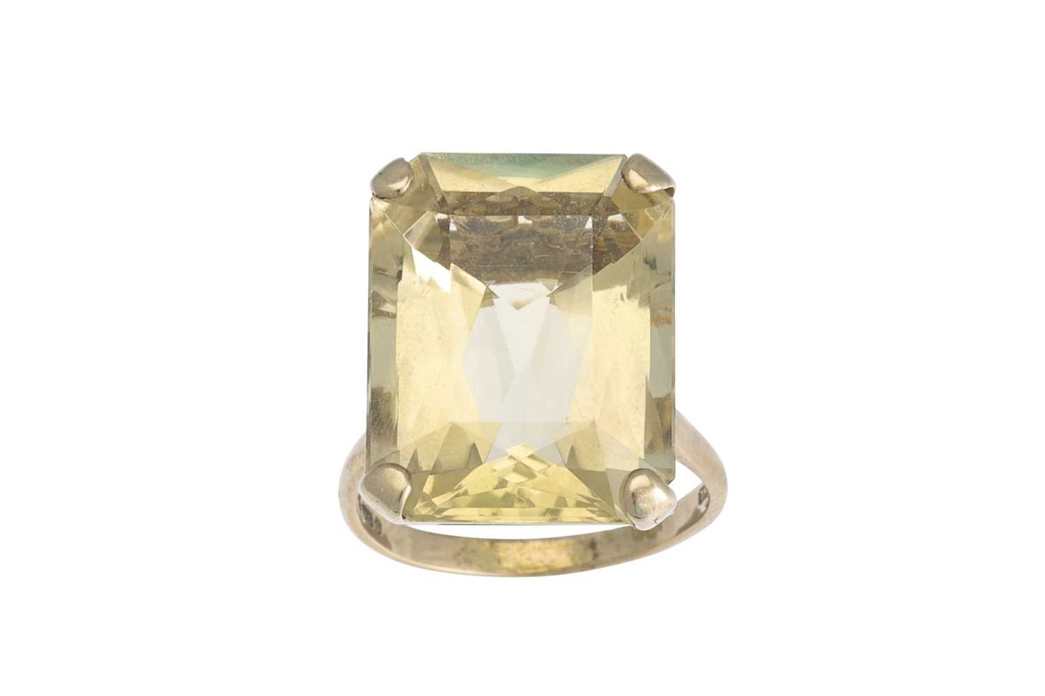 Lot 206 - A CITRINE RING, mounted in 9ct gold
