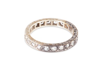 Lot 89 - AN ANTIQUE STONE SET FULL ETERNITY RING,...