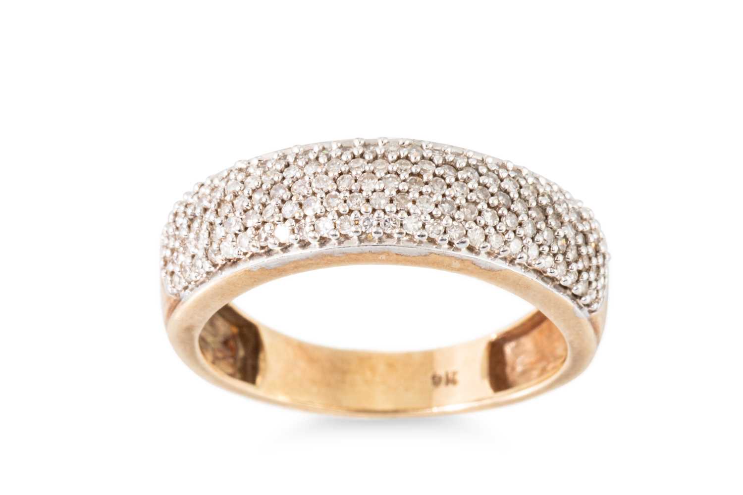 Lot 95 - A DIAMOND CLUSTER RING, the pavé diamonds...